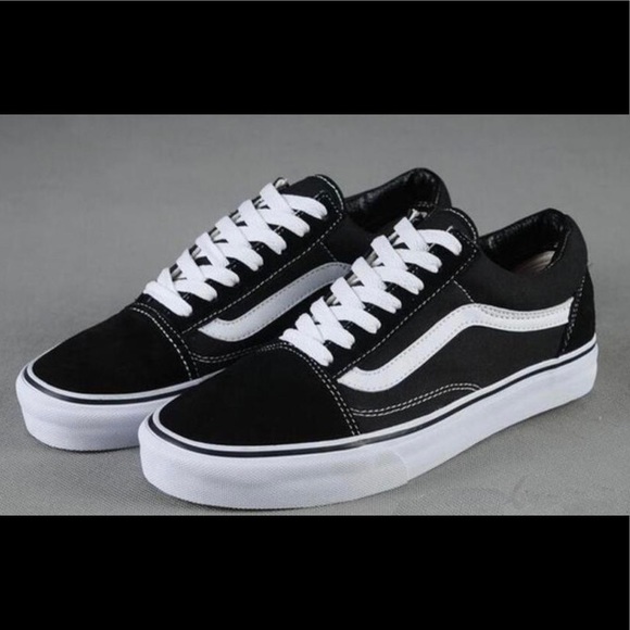 Old Skool shoes - Picture 1 of 5